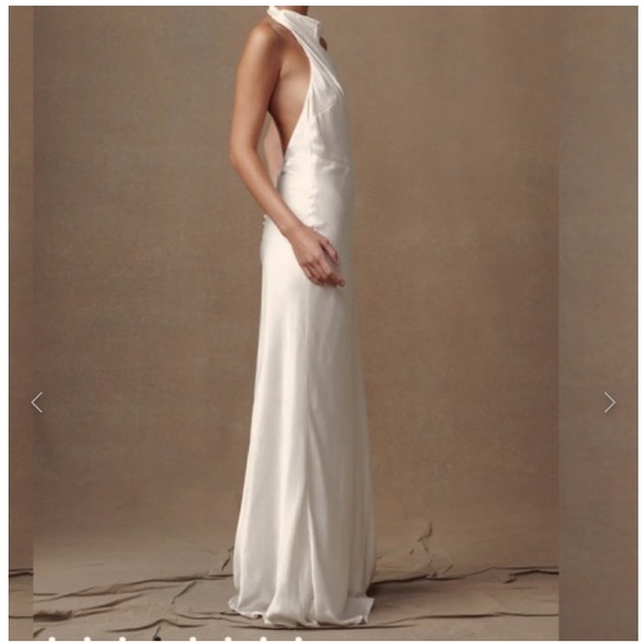 Meshki Elegant Cream Backless Gown - Picture 3 of 15